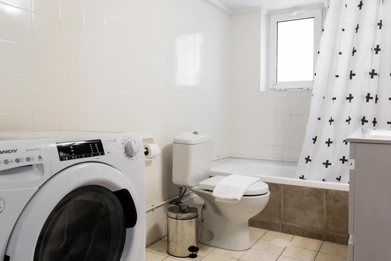 Pleasant 2Br Apartment Near Helexpo By Upstreet Athene Buitenkant foto
